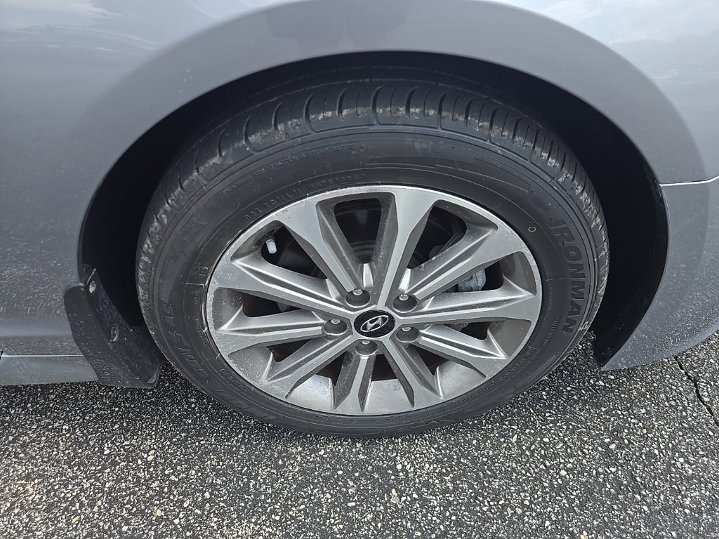 Used 2017 Hyundai Sonata Limited w/ Cargo Package FWD image 17