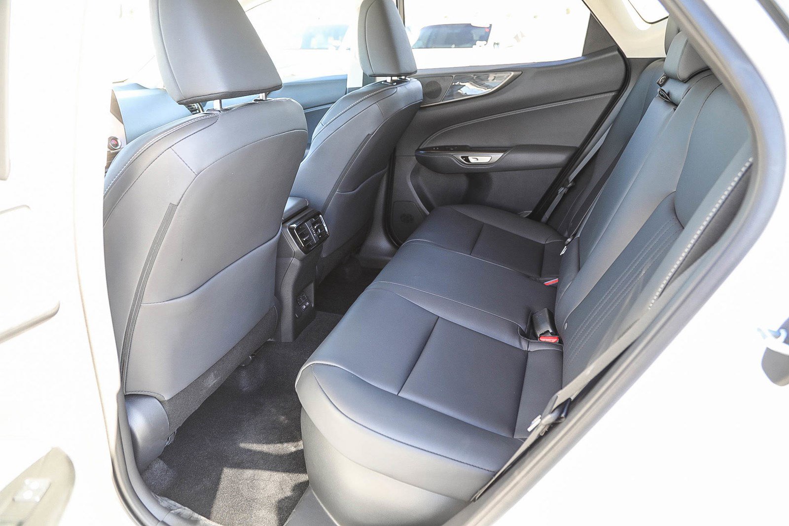 Used 2025 Lexus NX 350h AWD w/ Premium Package image 18