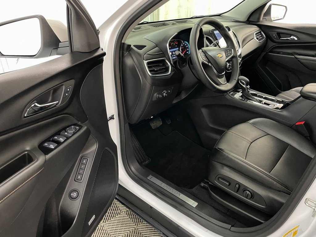 Used 2024 Chevrolet Equinox Premier image 11