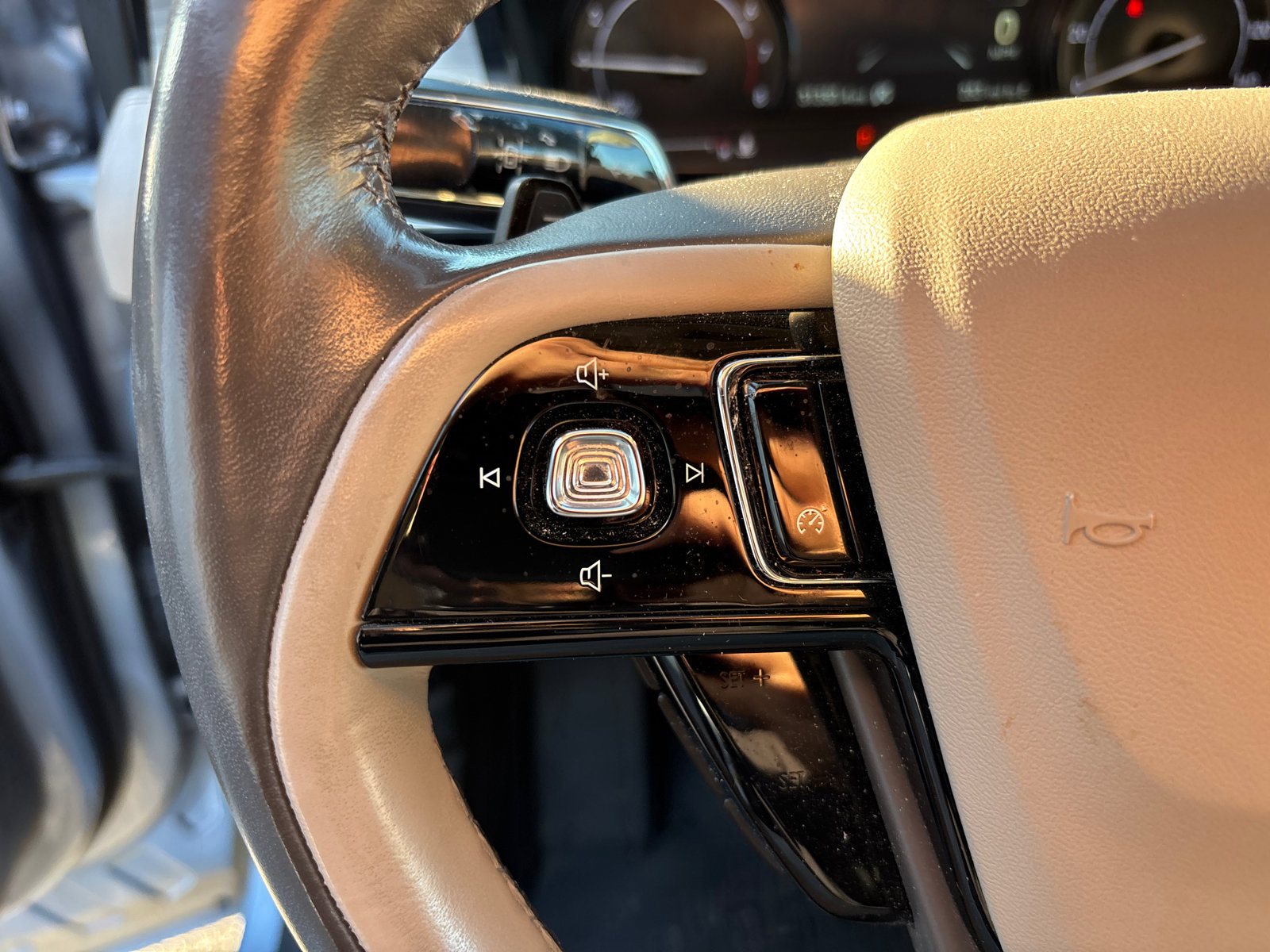 Used 2022 Lincoln Corsair AWD w/ Premium Package image 17