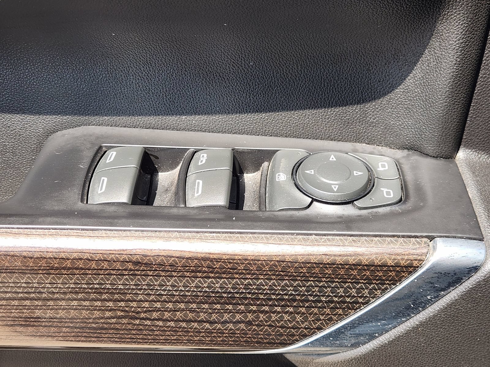 Used 2020 Chevrolet Silverado 1500 LT AWD/4WD image 29
