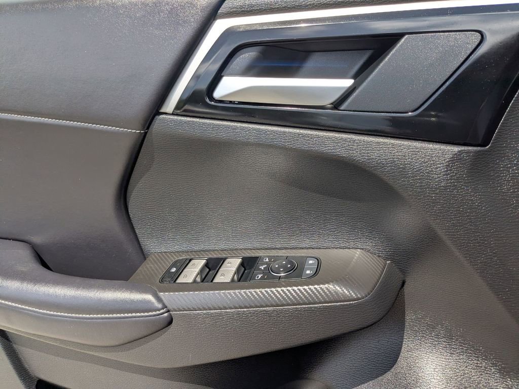 Used 2025 Mitsubishi Outlander SE image 14