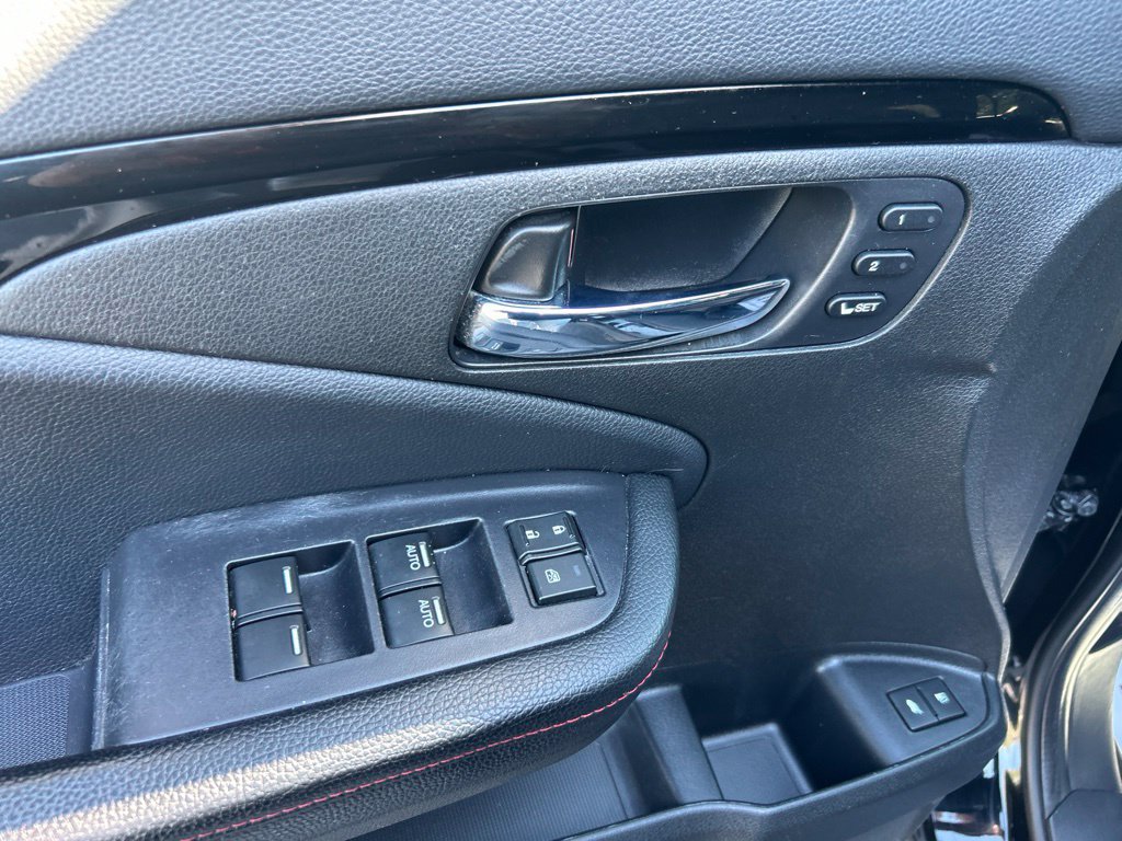 Used 2020 Honda Pilot Black Edition image 11