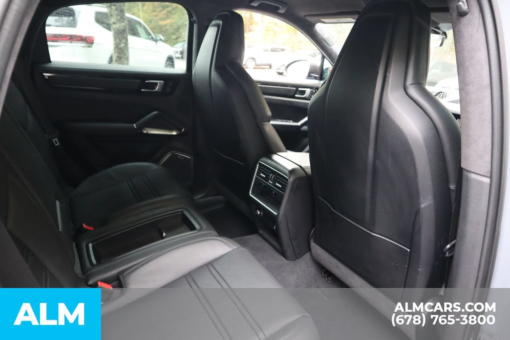 Used 2022 Porsche Cayenne Turbo GT AWD/4WD image 25