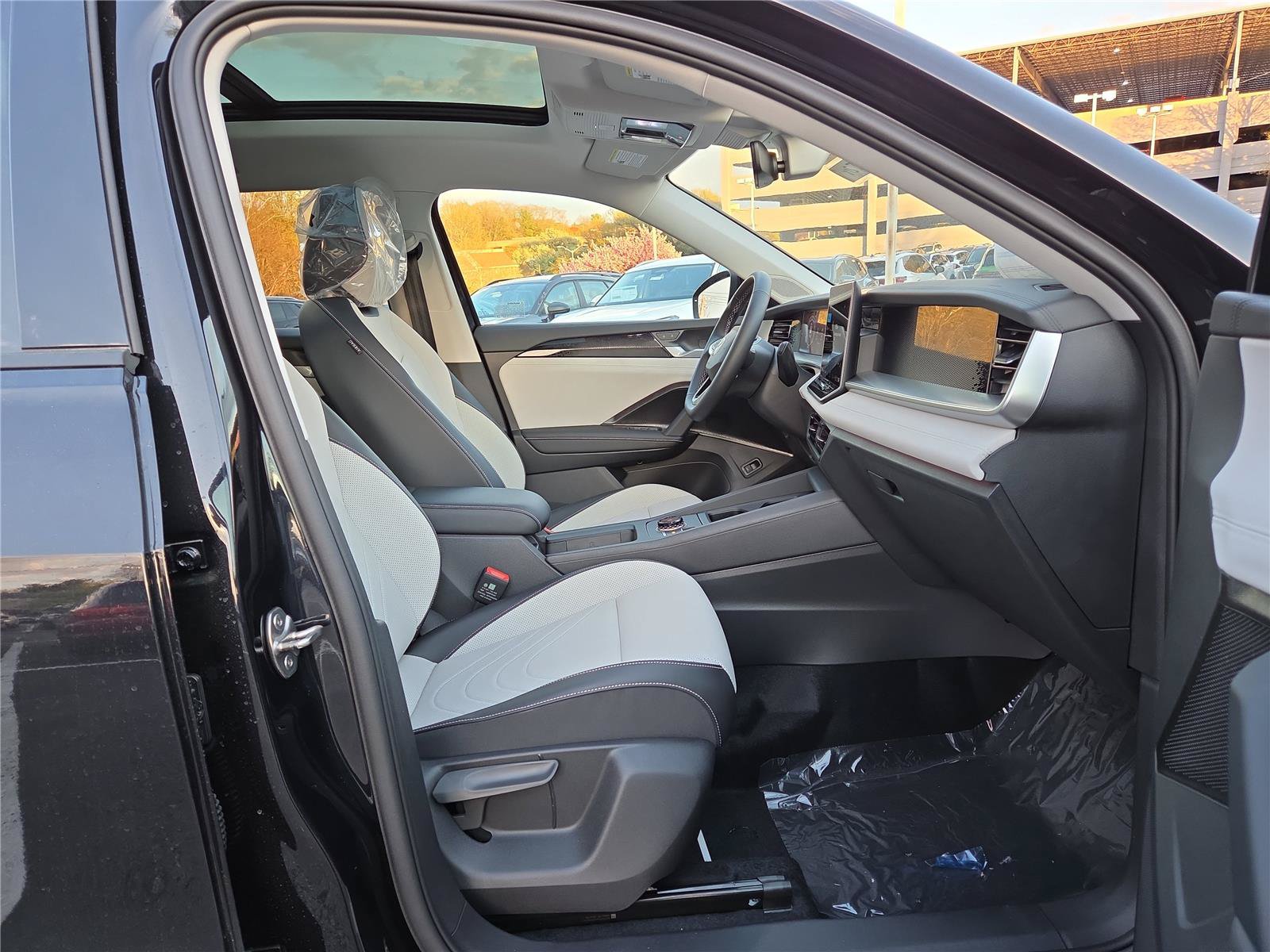 New 2026 Volkswagen Tiguan SE AWD/4WD image 25