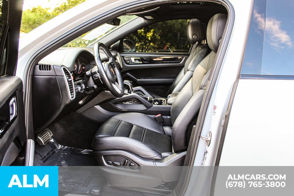 Used 2023 Porsche Cayenne S w/ Premium Package AWD/4WD image 16