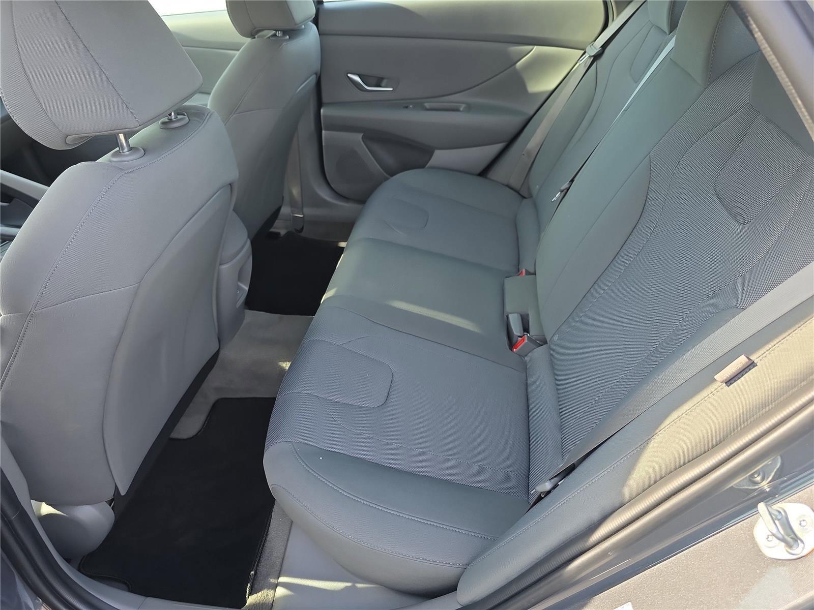 Certified 2024 Hyundai Elantra SE image 16