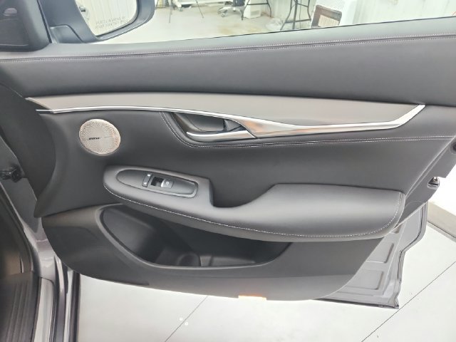 Used 2025 INFINITI QX55 Essential AWD/4WD image 39