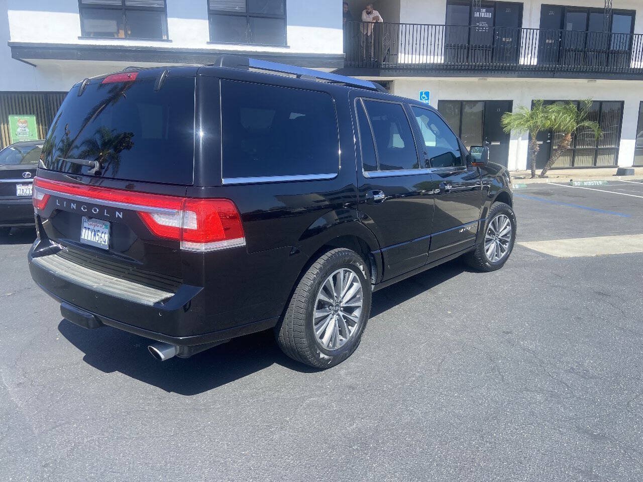 Used 2017 Lincoln Navigator Select AWD/4WD image 4