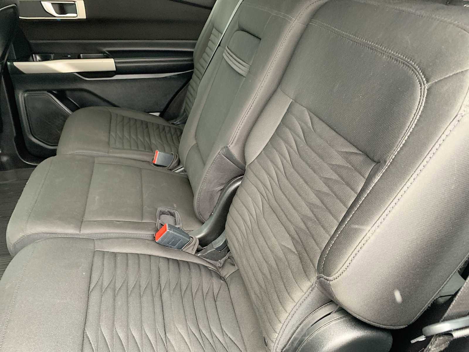 Used 2020 Ford Explorer XLT image 23