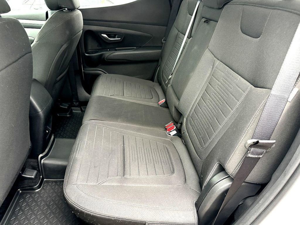 Used 2025 Hyundai Santa Cruz SE image 20