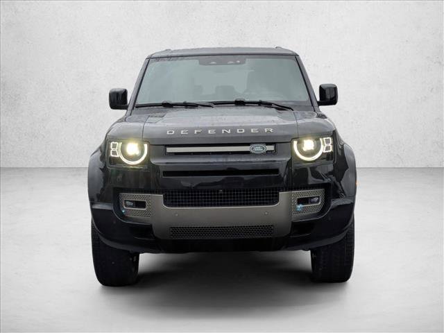 New 2025 Land Rover Defender 90 X-Dynamic SE image 5