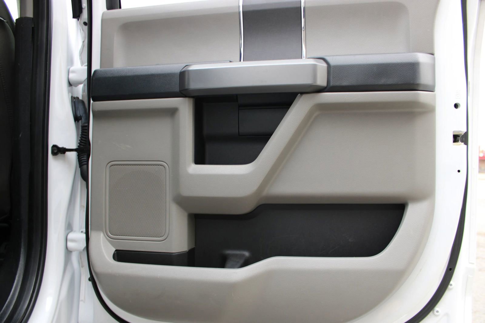 Used 2018 Ford F150 XLT image 5