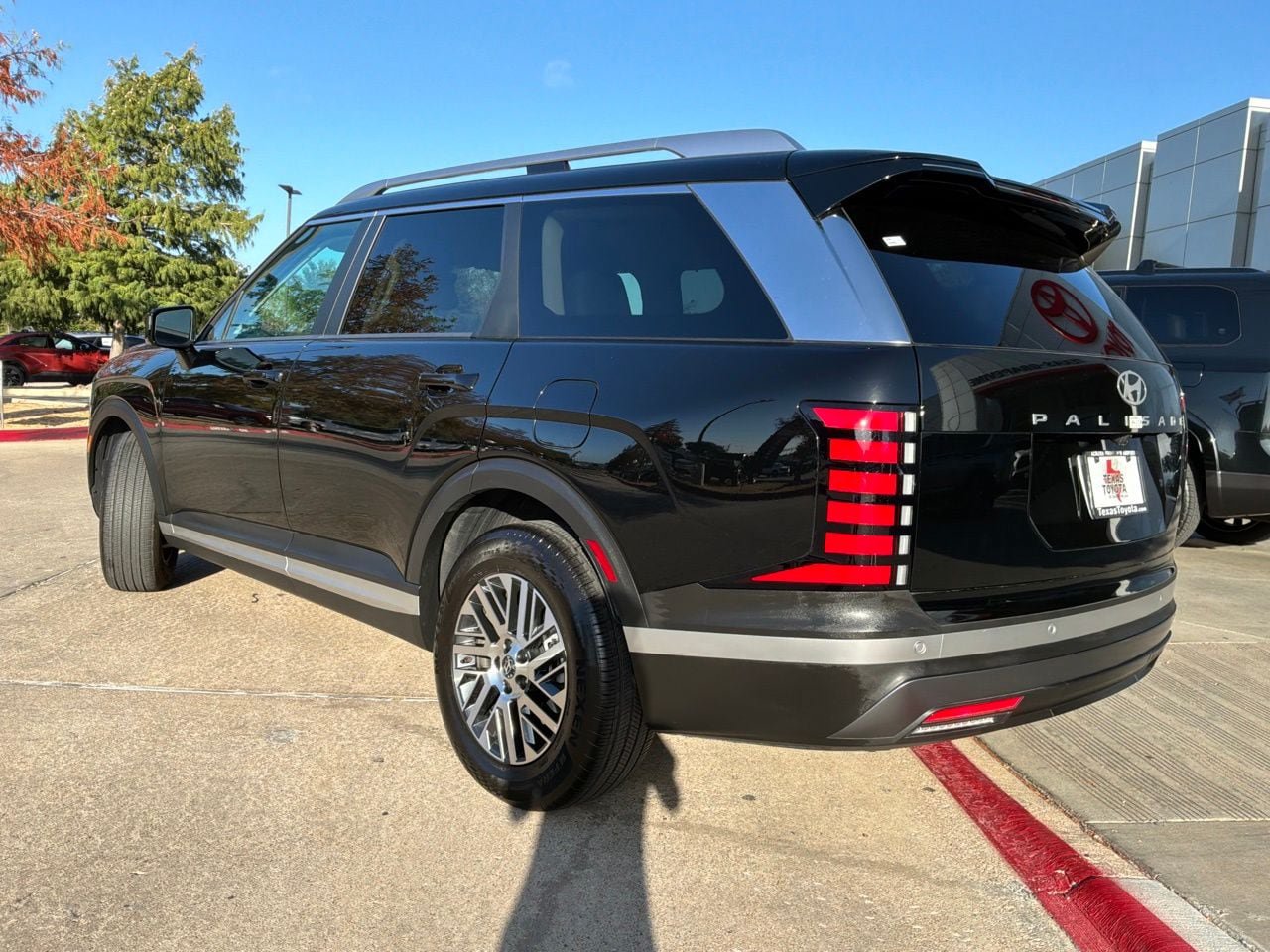 Used 2026 Hyundai Palisade SEL FWD image 8