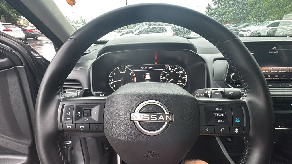 Used 2025 Nissan Rogue SV AWD/4WD image 14