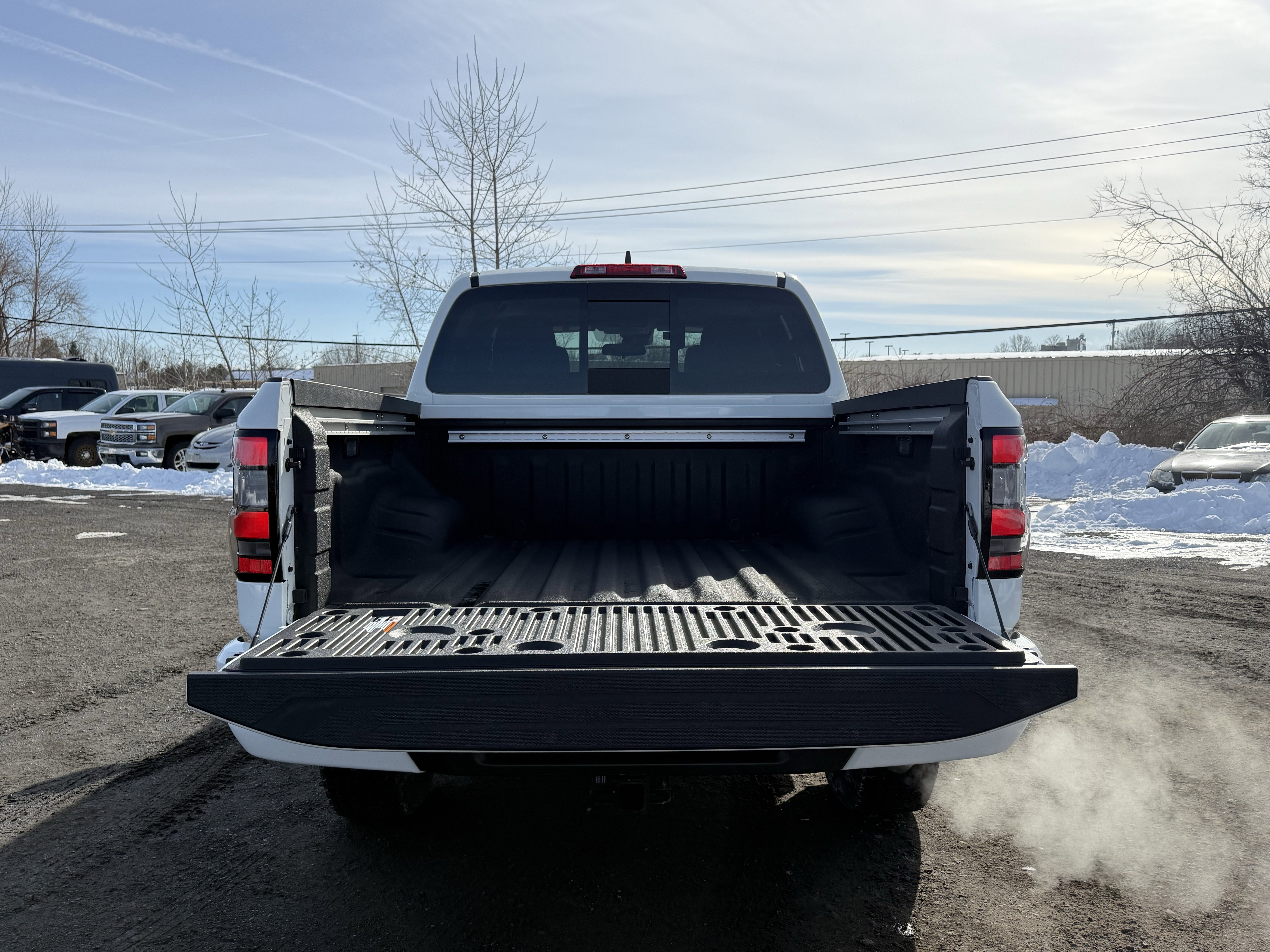 Used 2025 Nissan Frontier SV w/ SV Convenience Package image 29