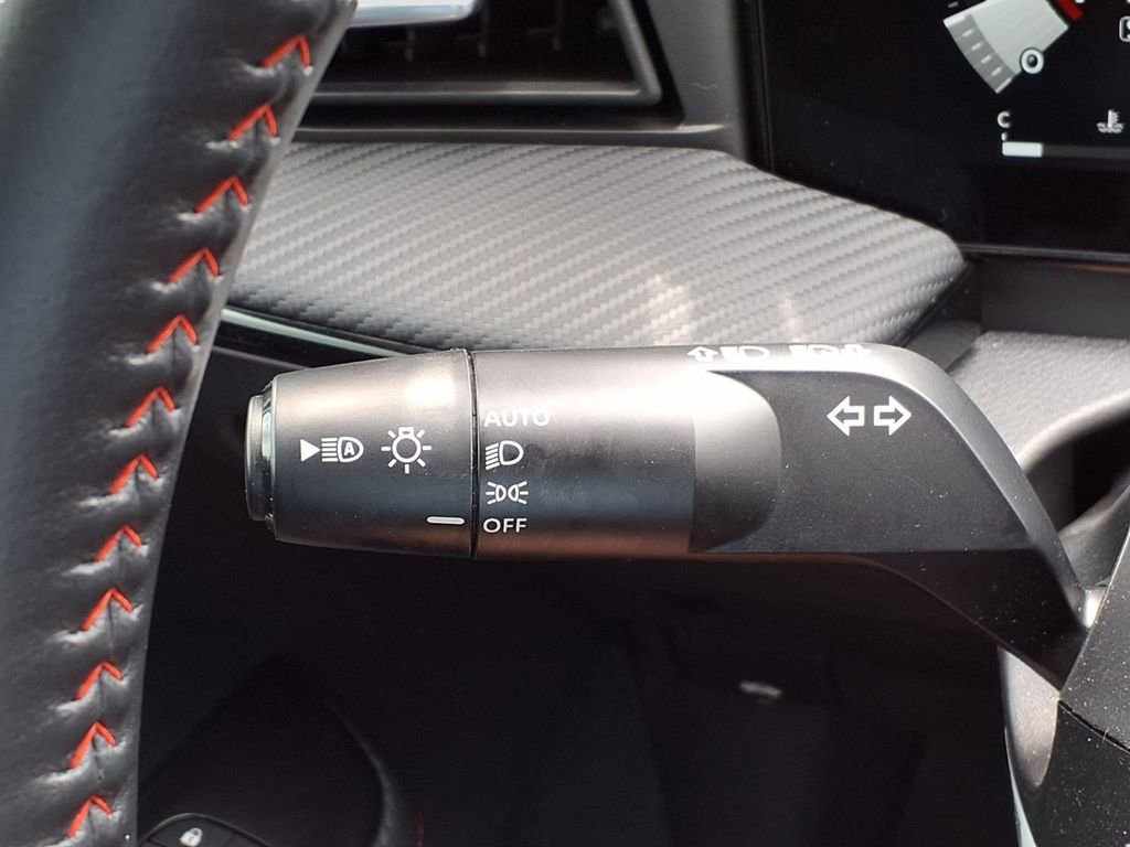 Used 2025 Nissan Kicks SR image 19