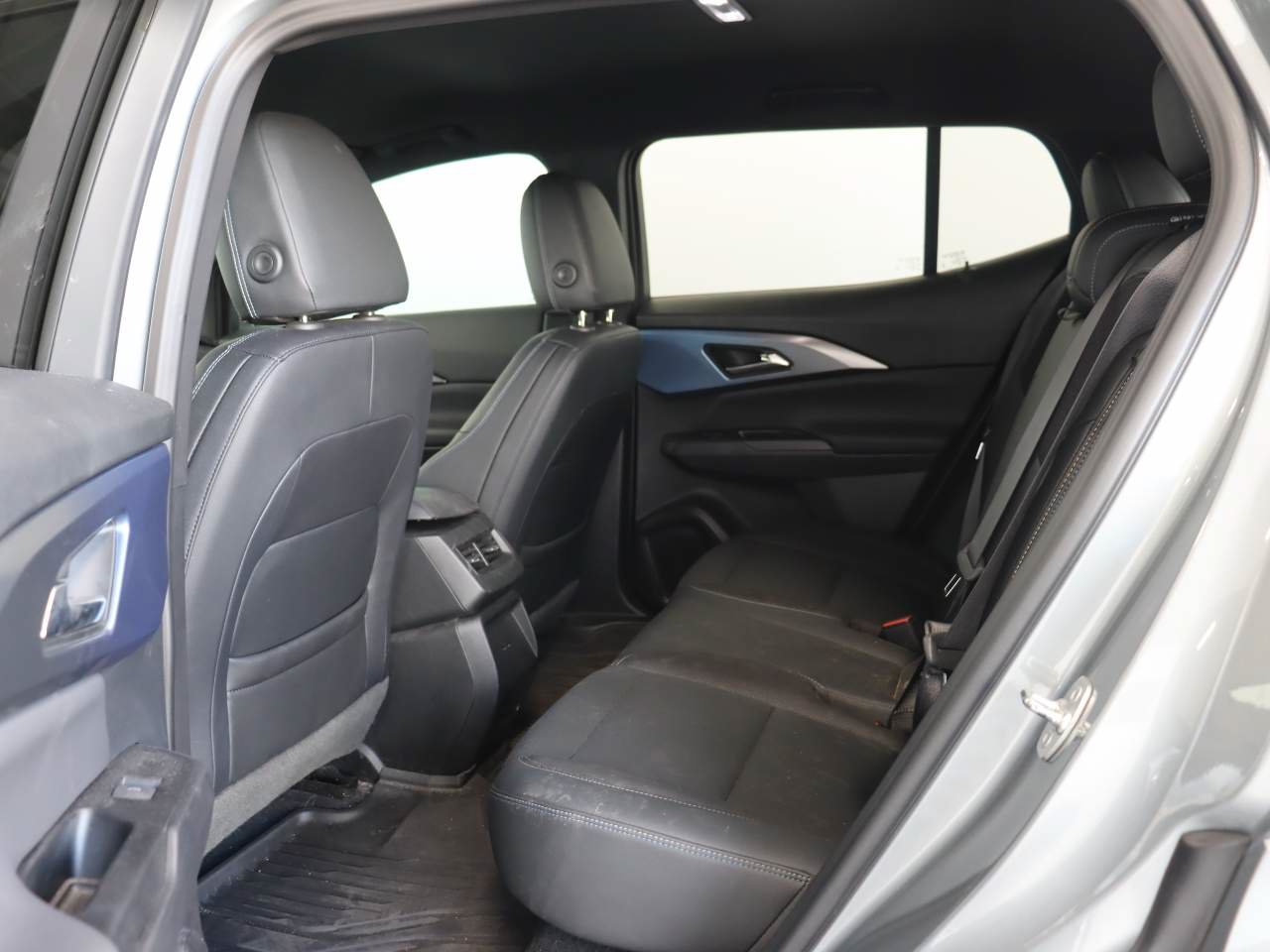 Used 2024 Chevrolet Equinox EV LT FWD image 16