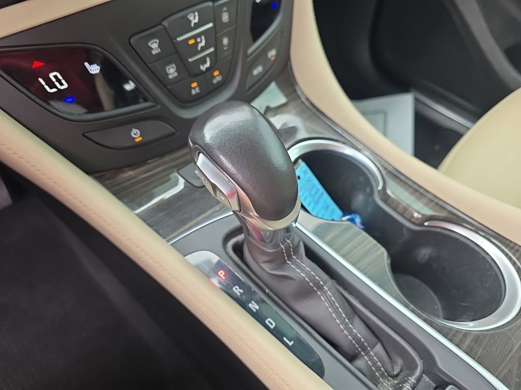 Used 2020 Buick Envision Essence w/ LPO, Cargo Package FWD image 24