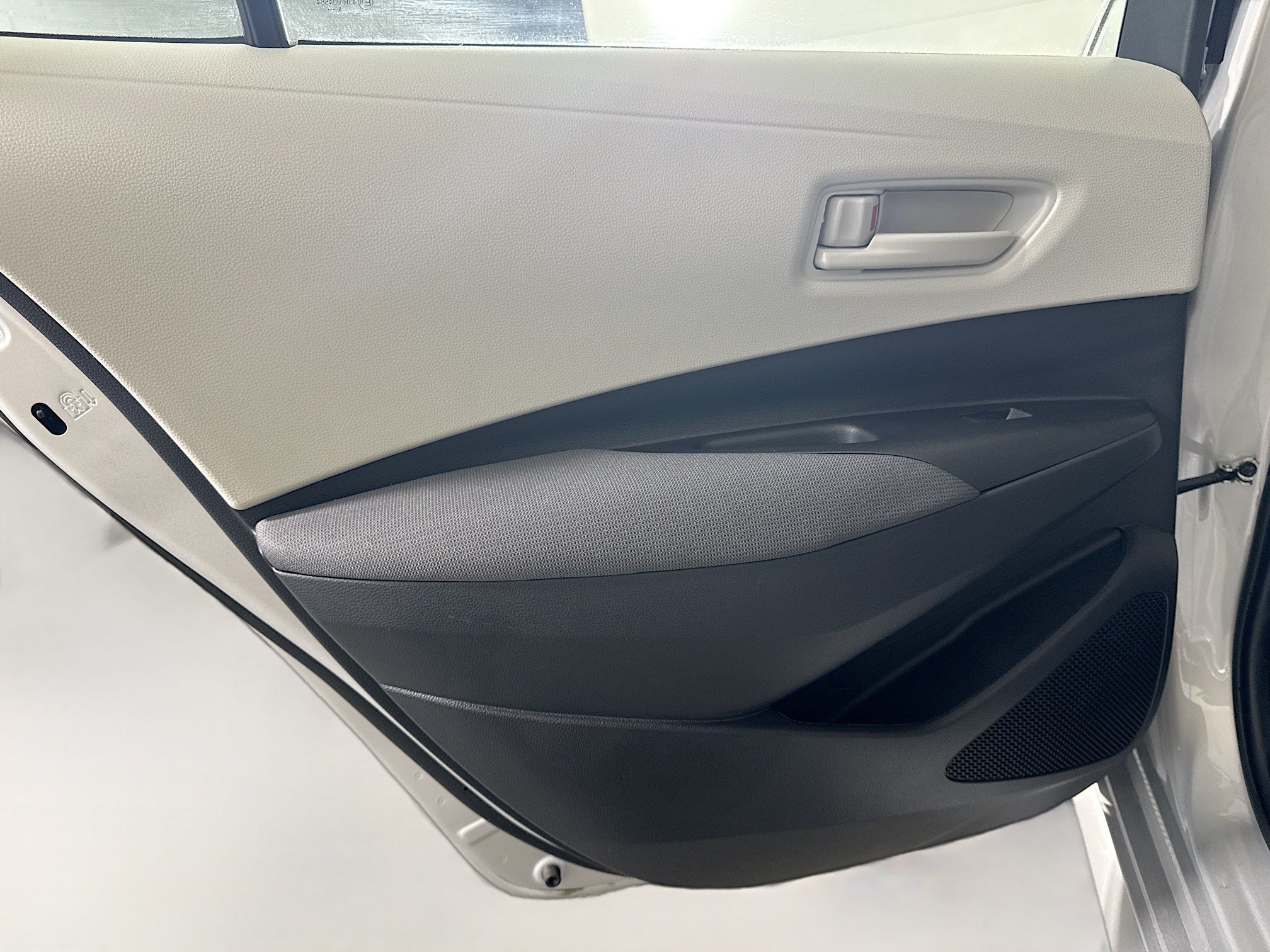 Used 2026 Toyota Corolla LE FWD image 25