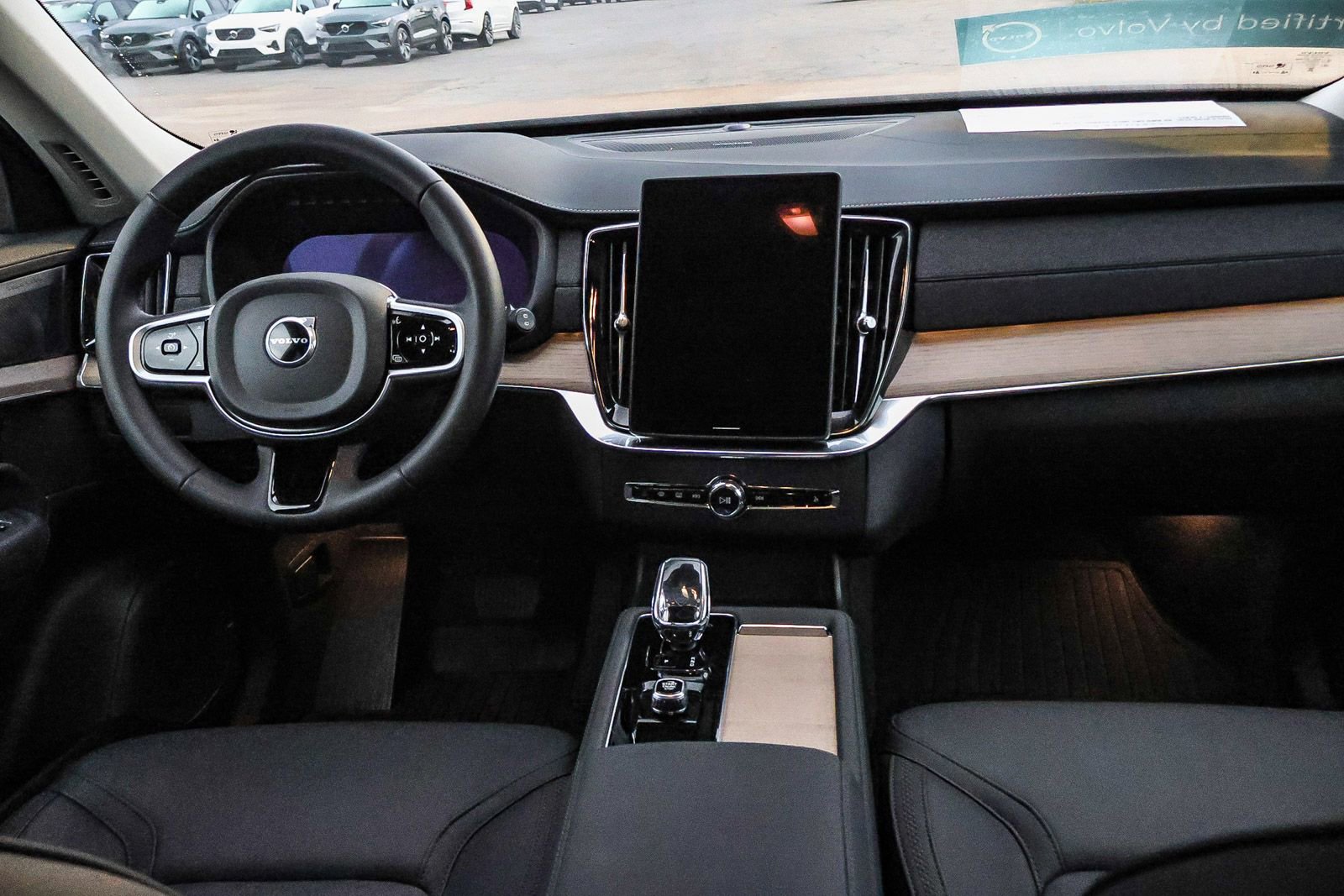 Used 2025 Volvo XC90 B6 Plus w/ Protection Package Premier image 23