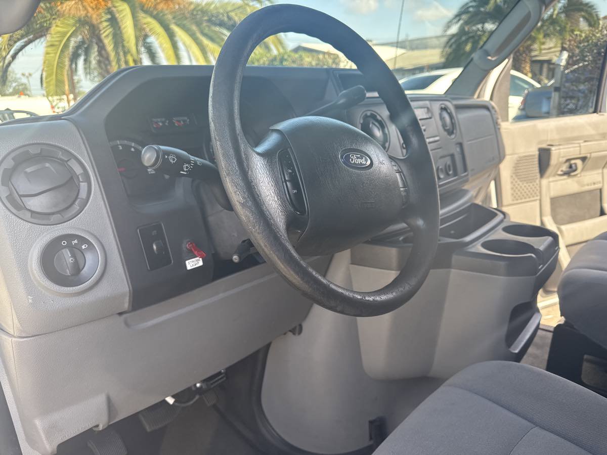 Used 2013 Ford E-150 and Econoline 150 image 9