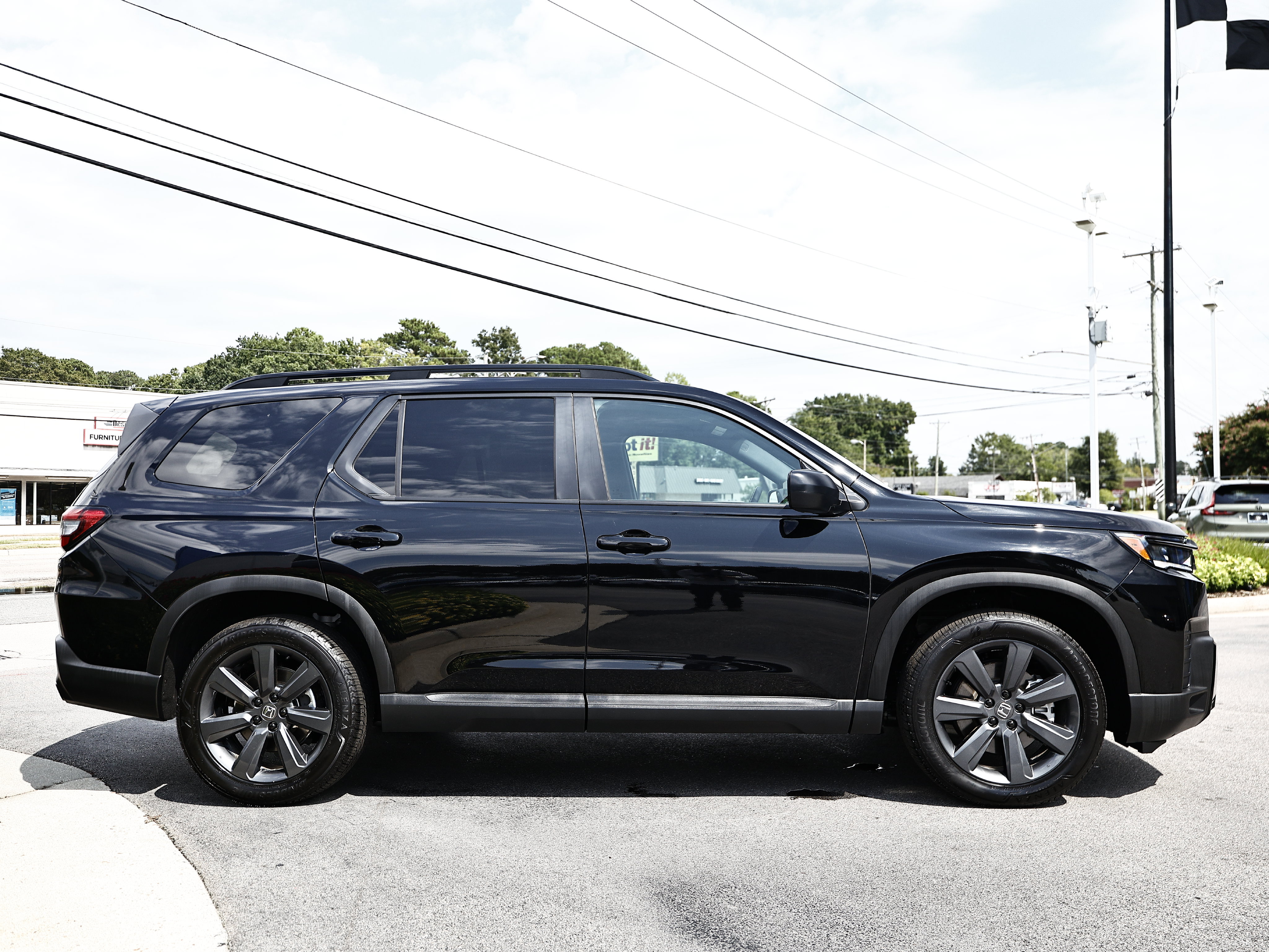 Used 2026 Honda Pilot Sport image 11