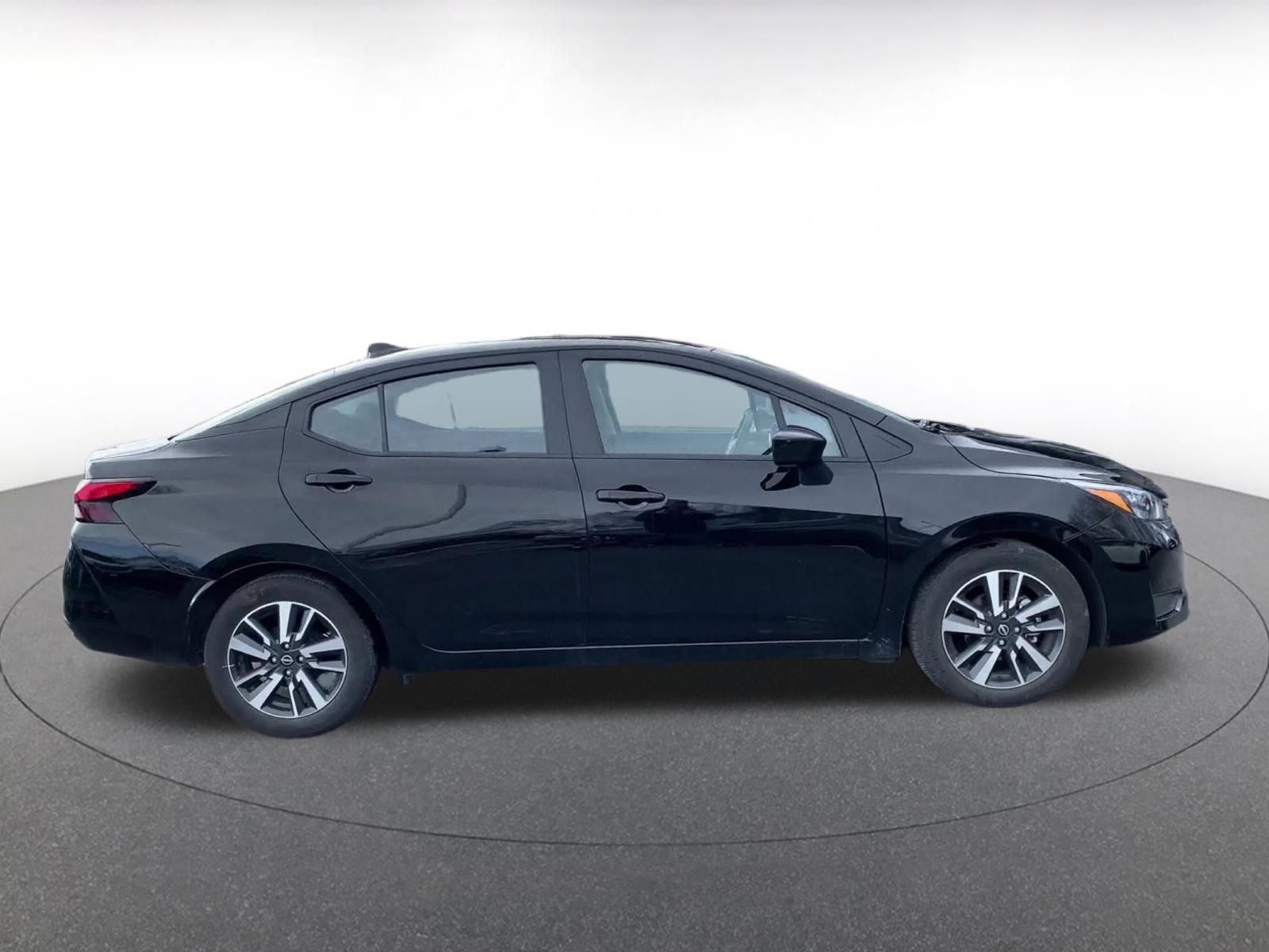 Used 2025 Nissan Versa SV image 16