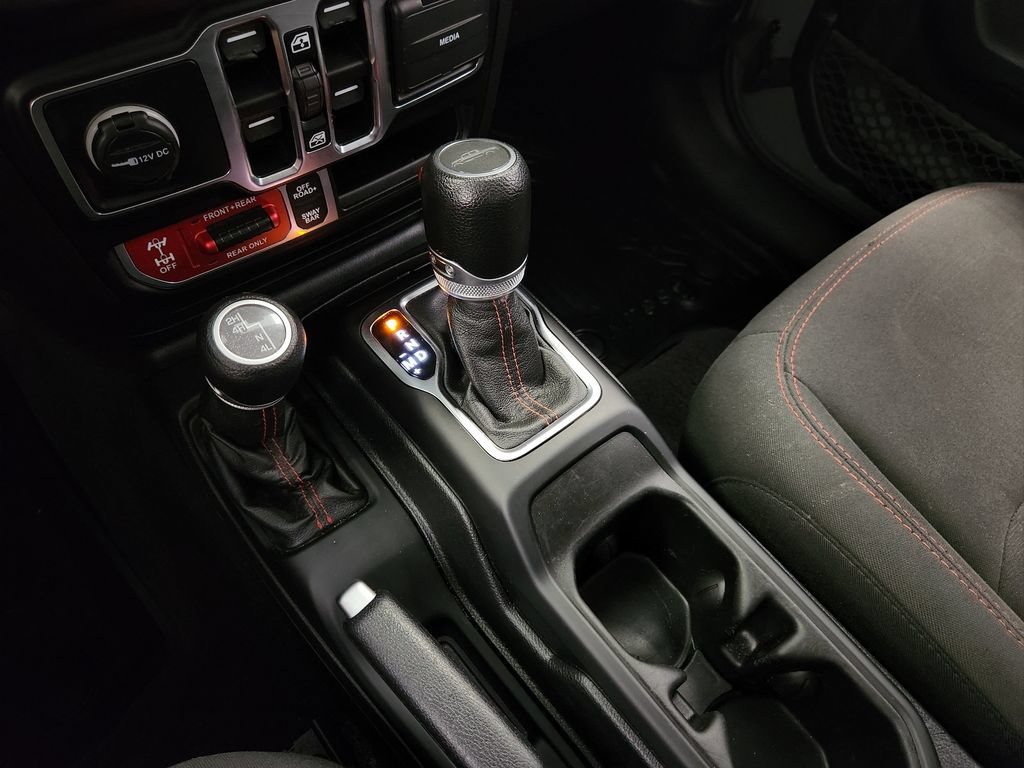 Used 2021 Jeep Gladiator Rubicon AWD/4WD image 18