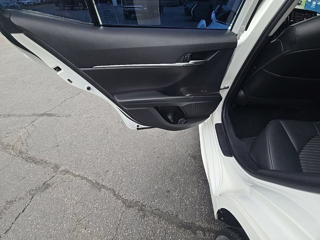 Used 2022 Toyota Camry SE FWD image 25