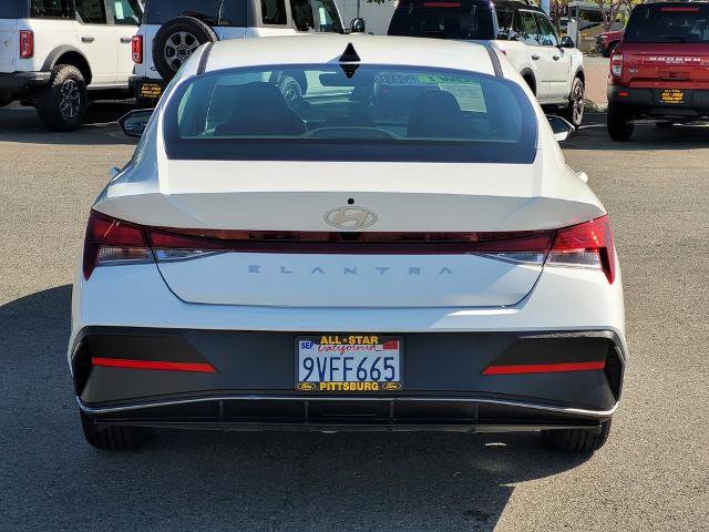 Used 2025 Hyundai Elantra SE FWD image 5