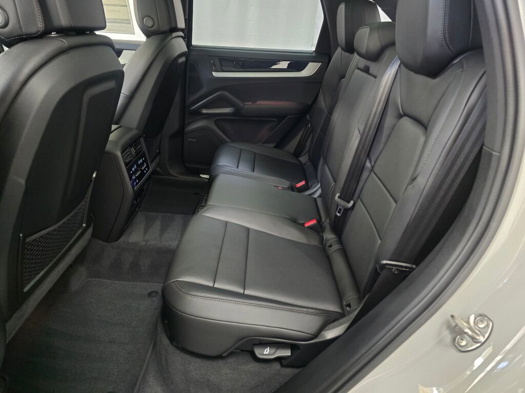 New 2026 Porsche Cayenne E-Hybrid image 21