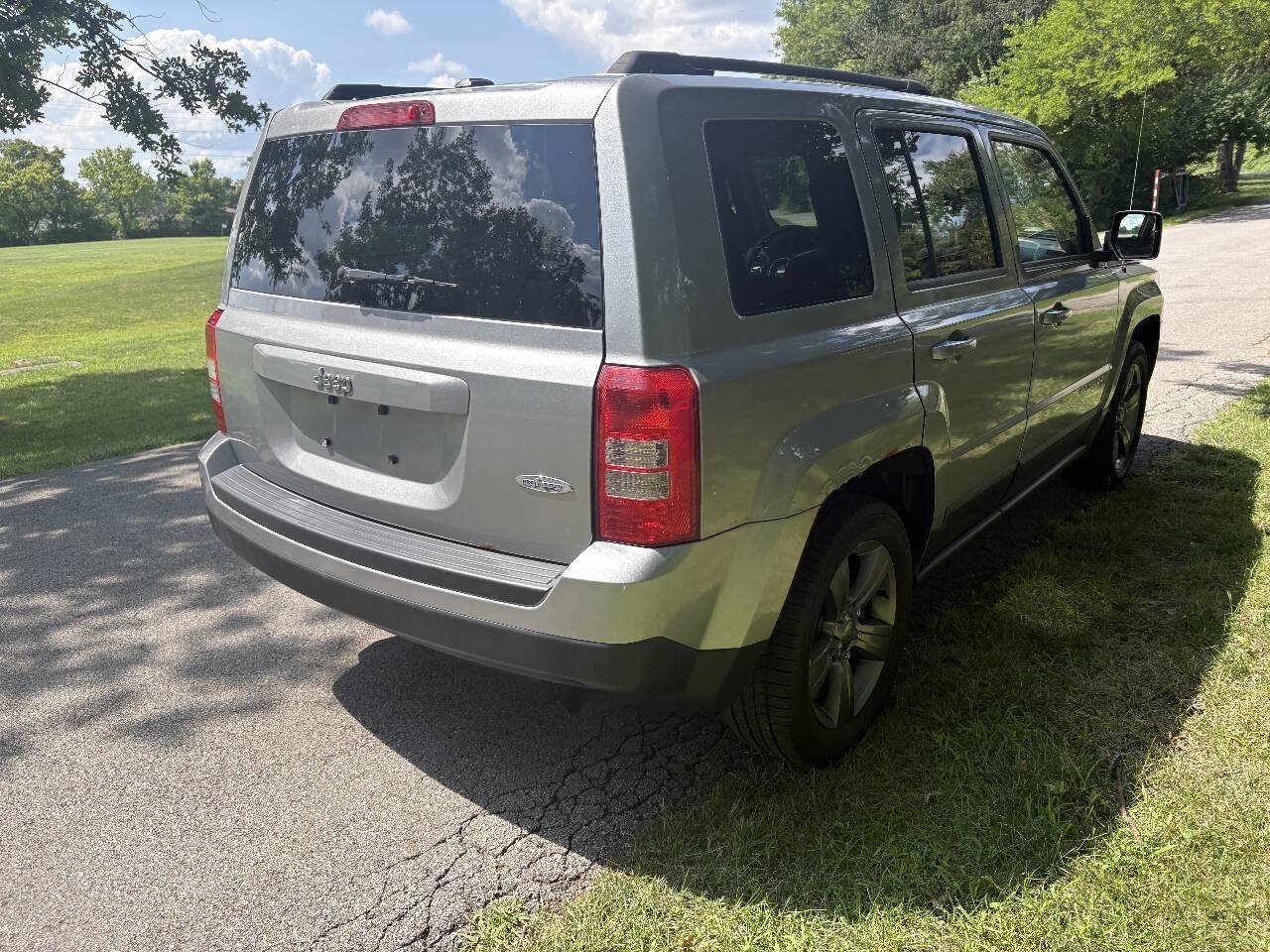 Used 2014 Jeep Patriot High Altitude FWD image 16