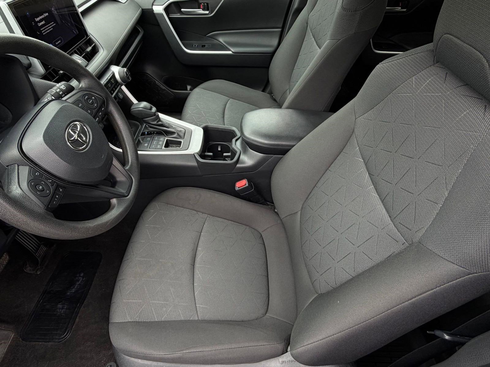 Used 2023 Toyota RAV4 XLE image 23