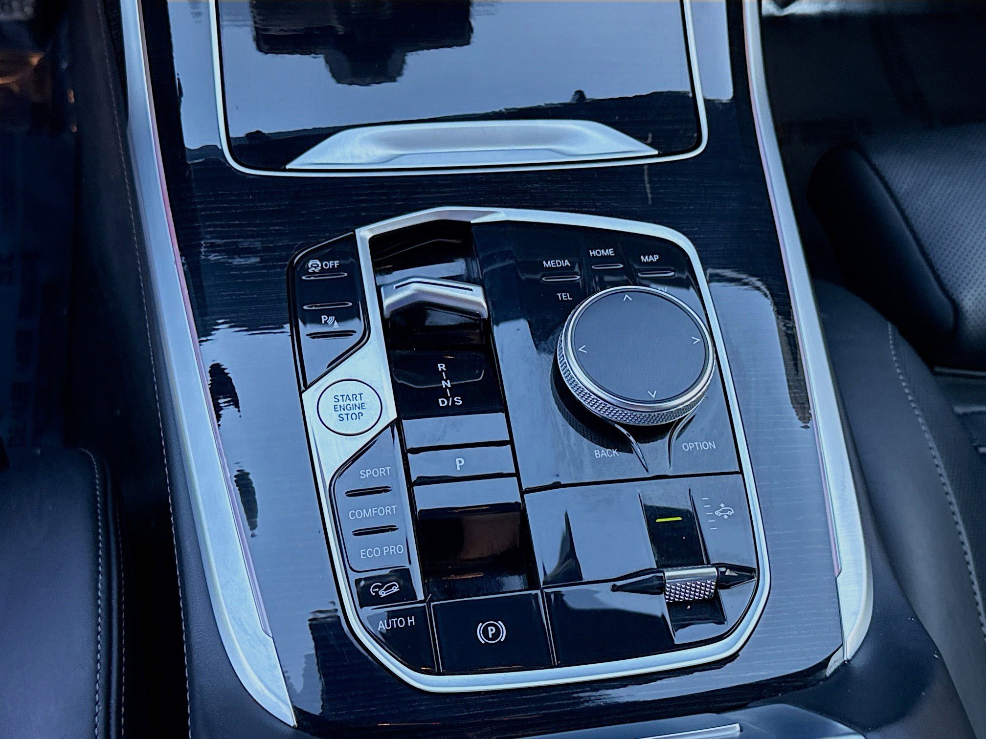 Used 2023 BMW X7 xDrive40i w/ M Sport Package image 16