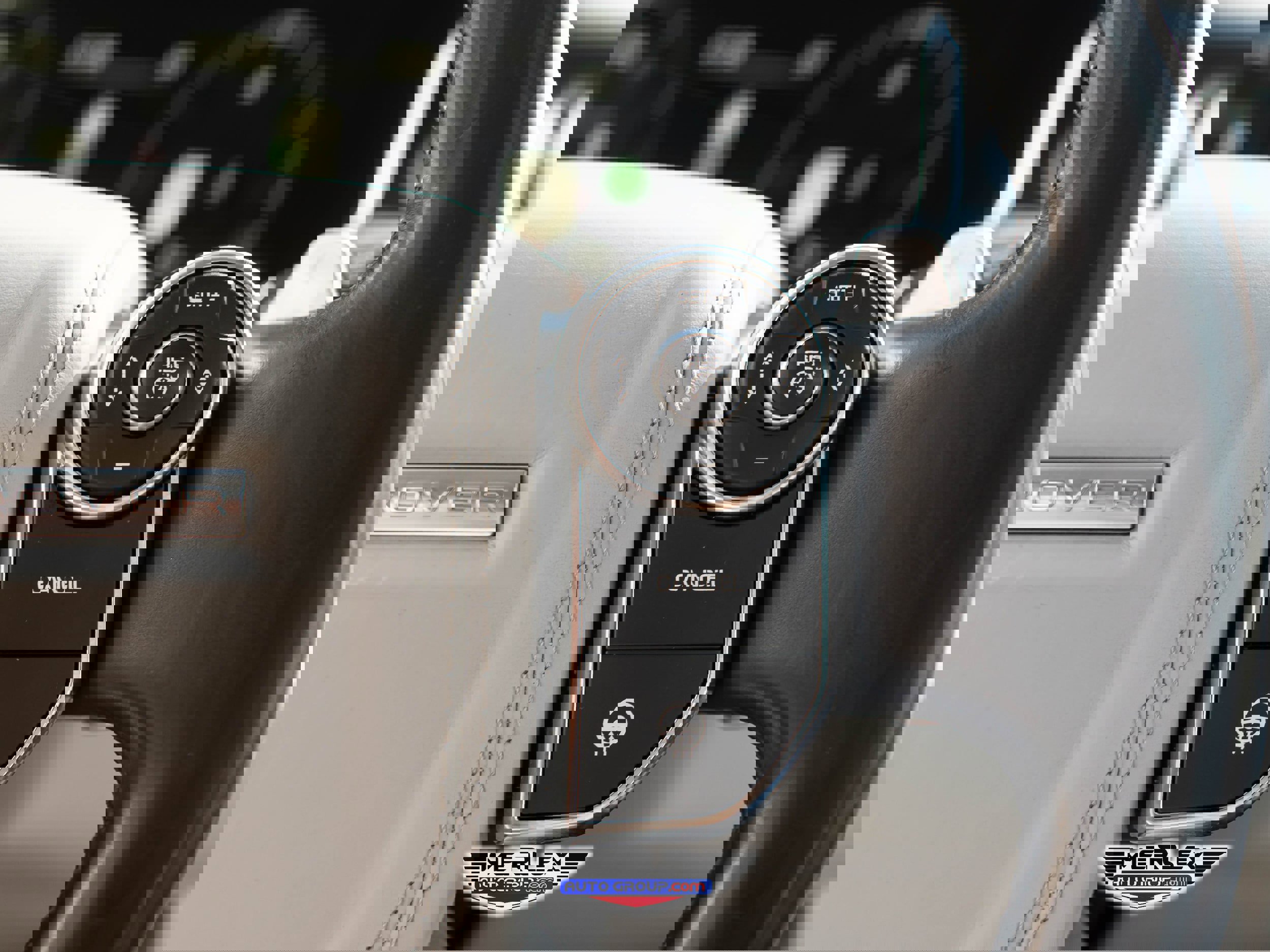 Used 2016 Land Rover Range Rover Holland & Holland image 27