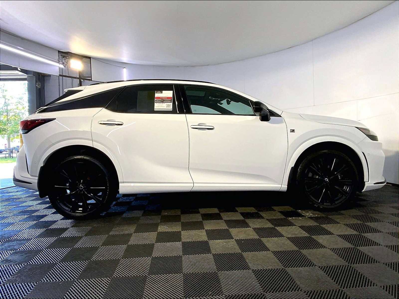 Used 2023 Lexus RX 500h F Sport AWD/4WD image 8