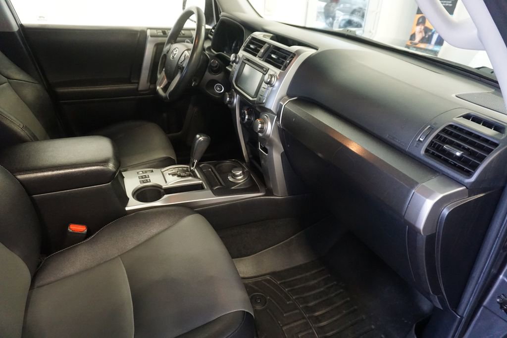 Used 2016 Toyota 4Runner SR5 Premium image 20