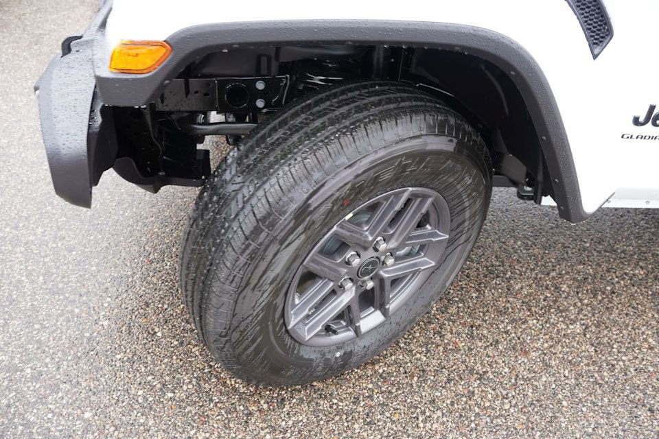 New 2025 Jeep Gladiator Sport AWD/4WD image 9
