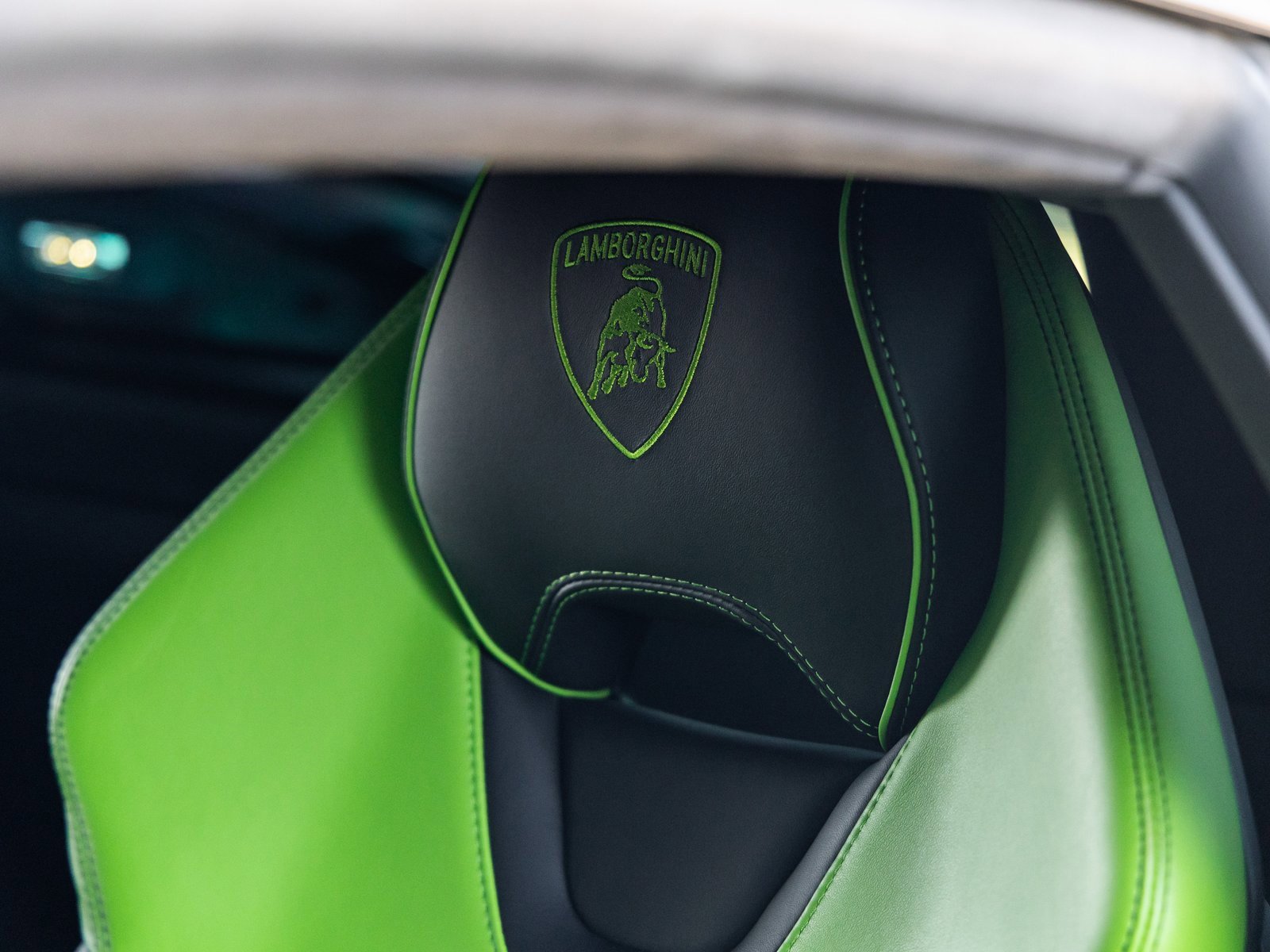 Used 2022 Lamborghini Huracan EVO image 28