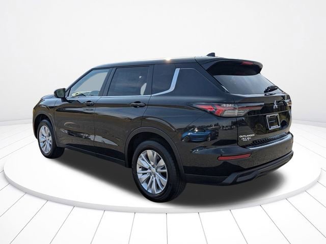New 2026 Mitsubishi Outlander ES image 5