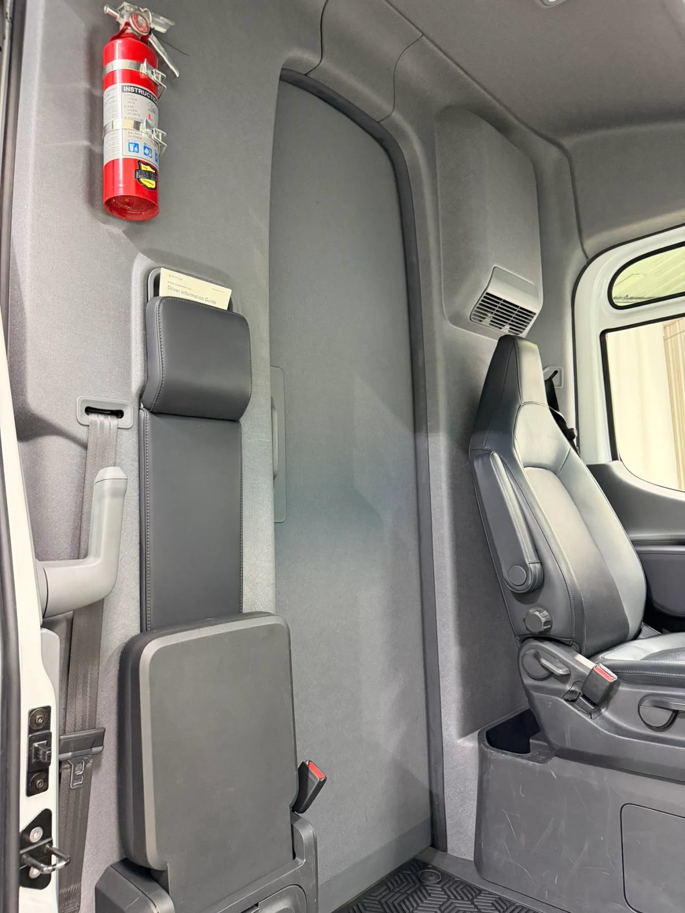 Used 2024 Rivian Delivery 500 FWD image 16