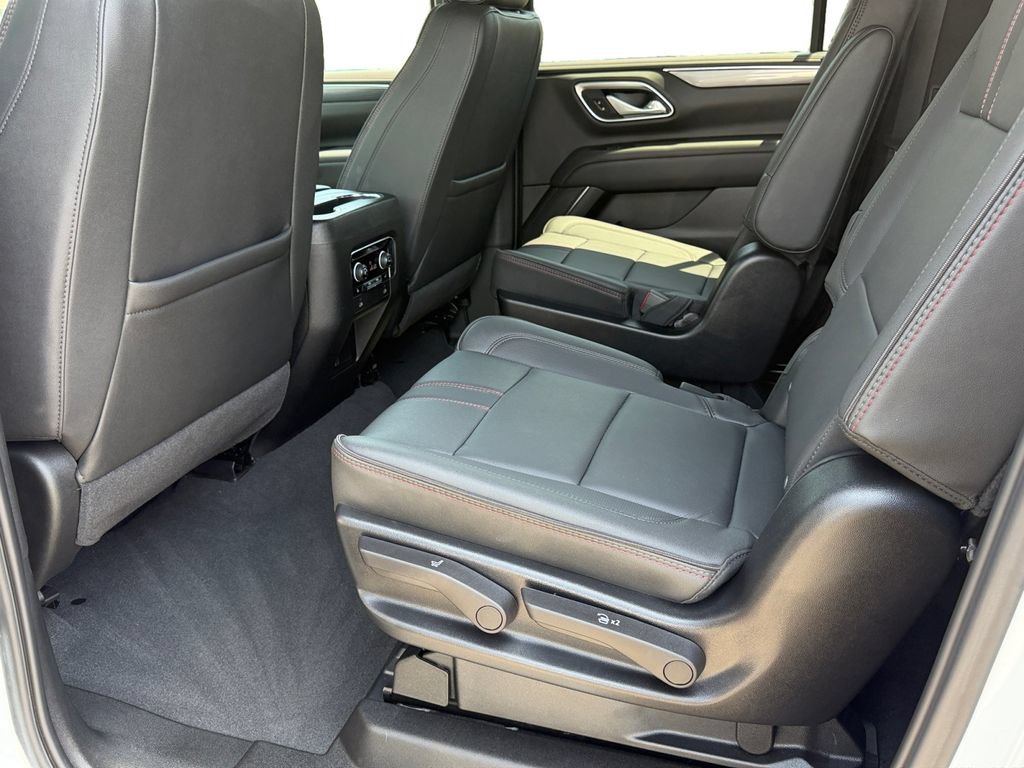 Used 2024 Chevrolet Suburban RST w/ Luxury Package AWD/4WD image 11
