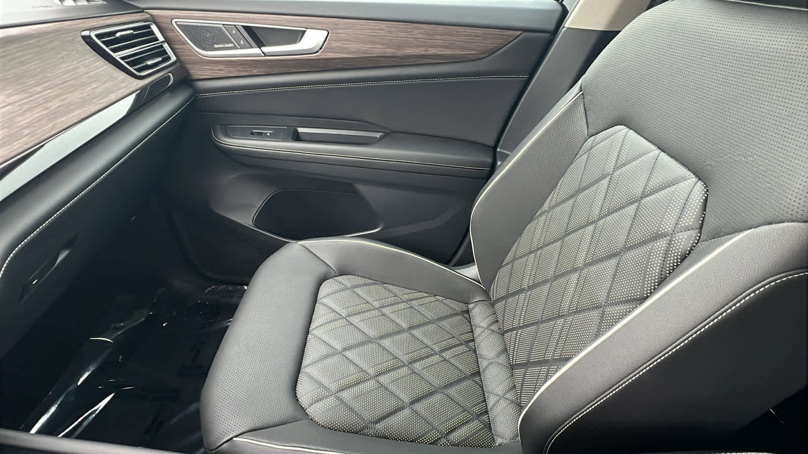 New 2026 Volkswagen Atlas SEL Premium R-Line image 12