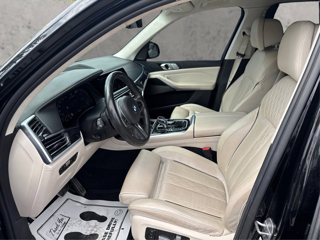 Used 2020 BMW X7 M50i w/ Dynamic Handling Package AWD/4WD image 11
