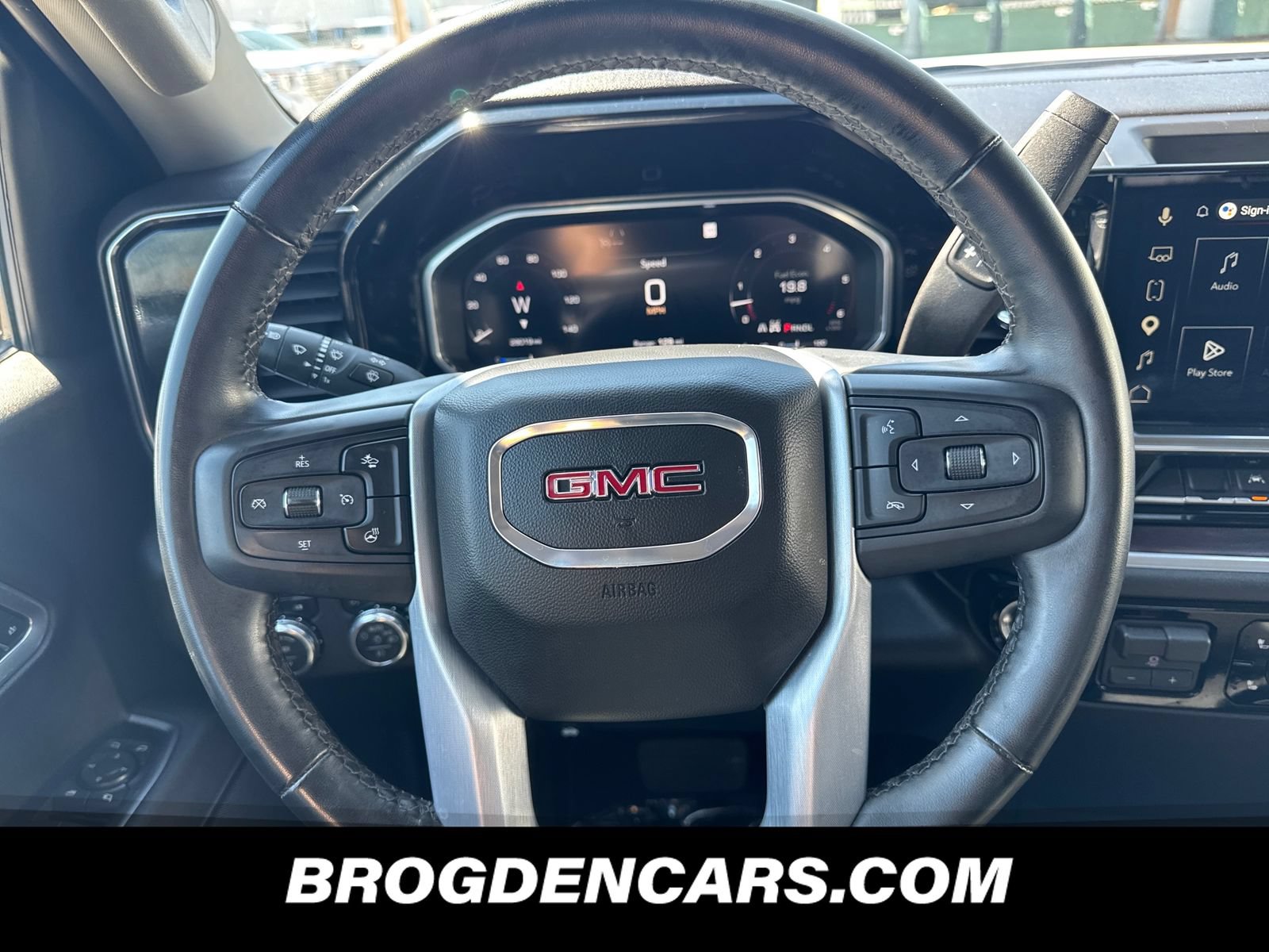 Used 2026 GMC Sierra 1500 SLT AWD/4WD image 4