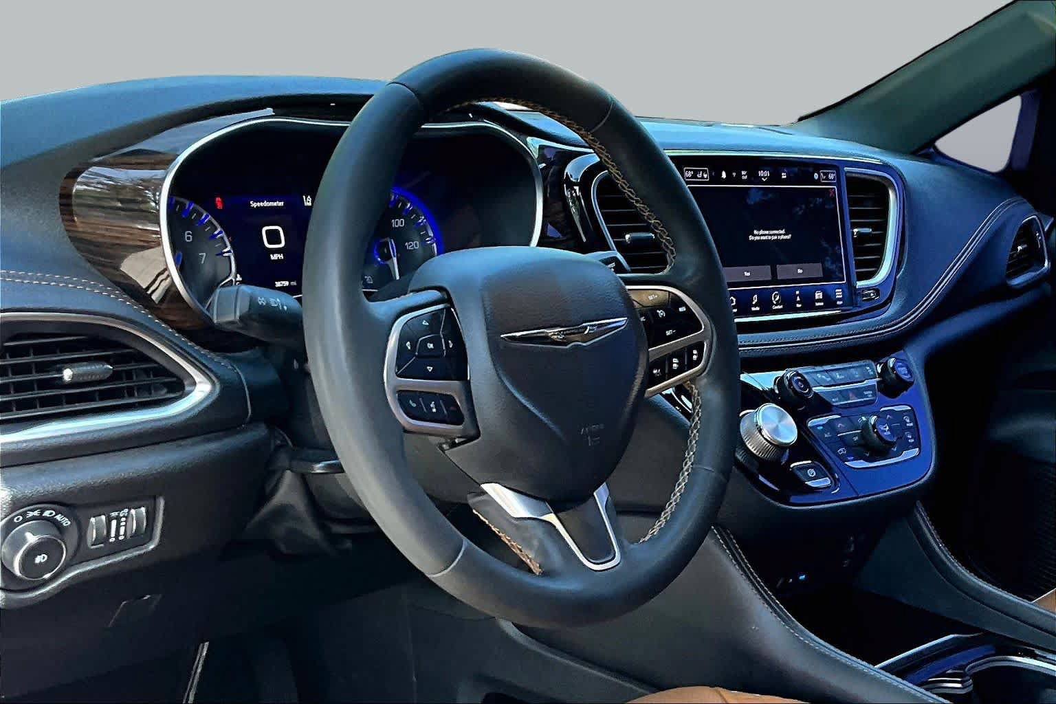 Used 2022 Chrysler Pacifica Pinnacle AWD/4WD image 18