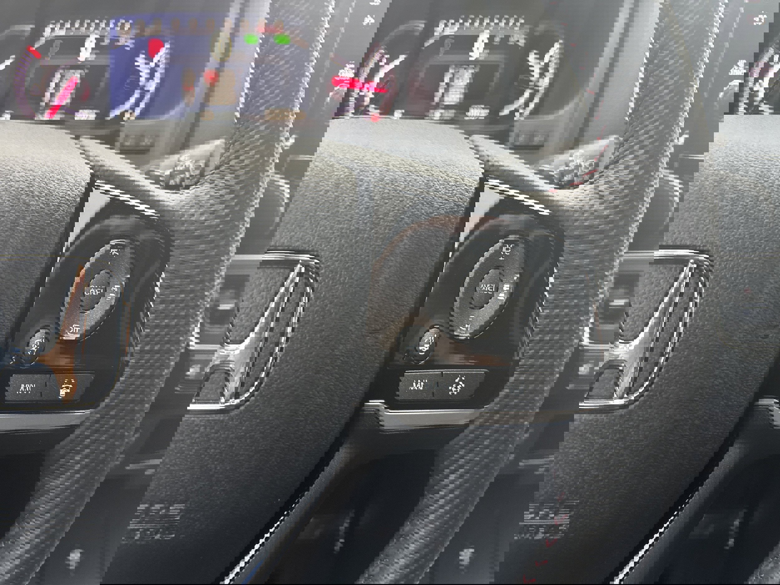 Used 2025 Honda Passport Black Edition image 28