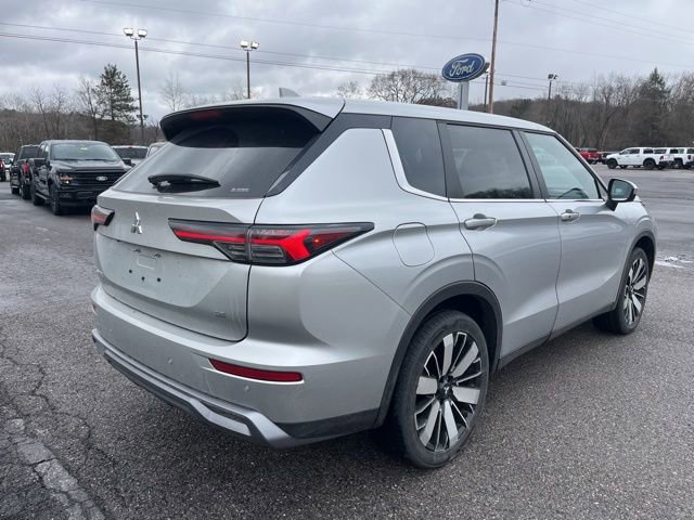 Used 2025 Mitsubishi Outlander SE image 6