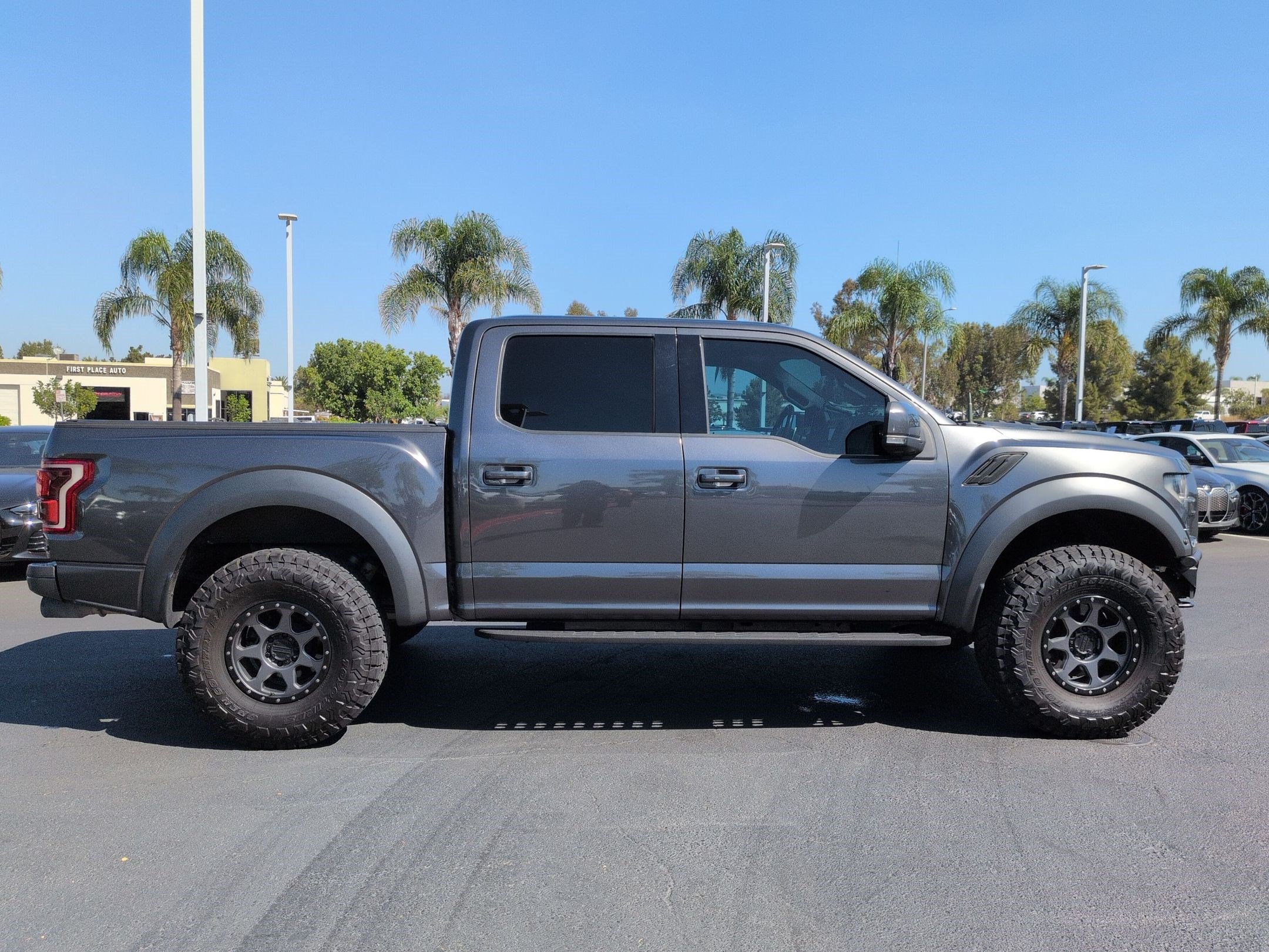 Used 2018 Ford F150 Raptor w/ Equipment Group 802A Luxury AWD/4WD image 11